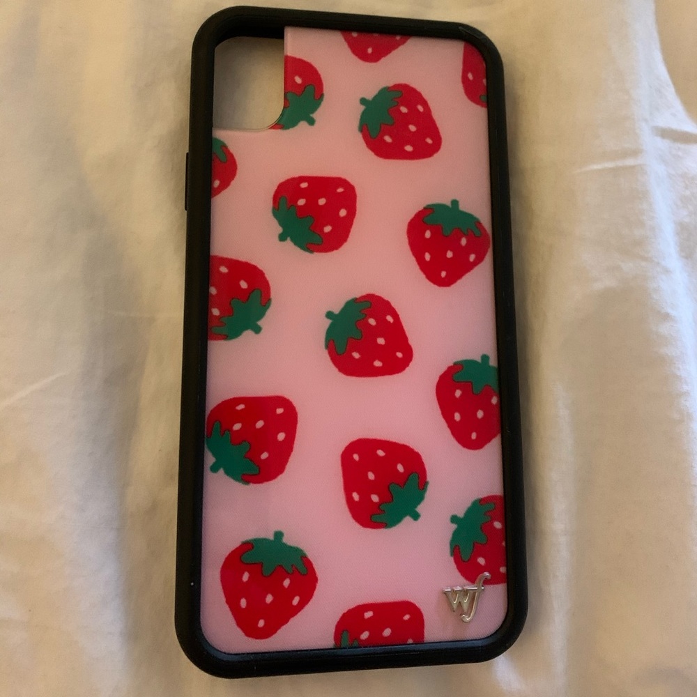 Wildflower strawberry case